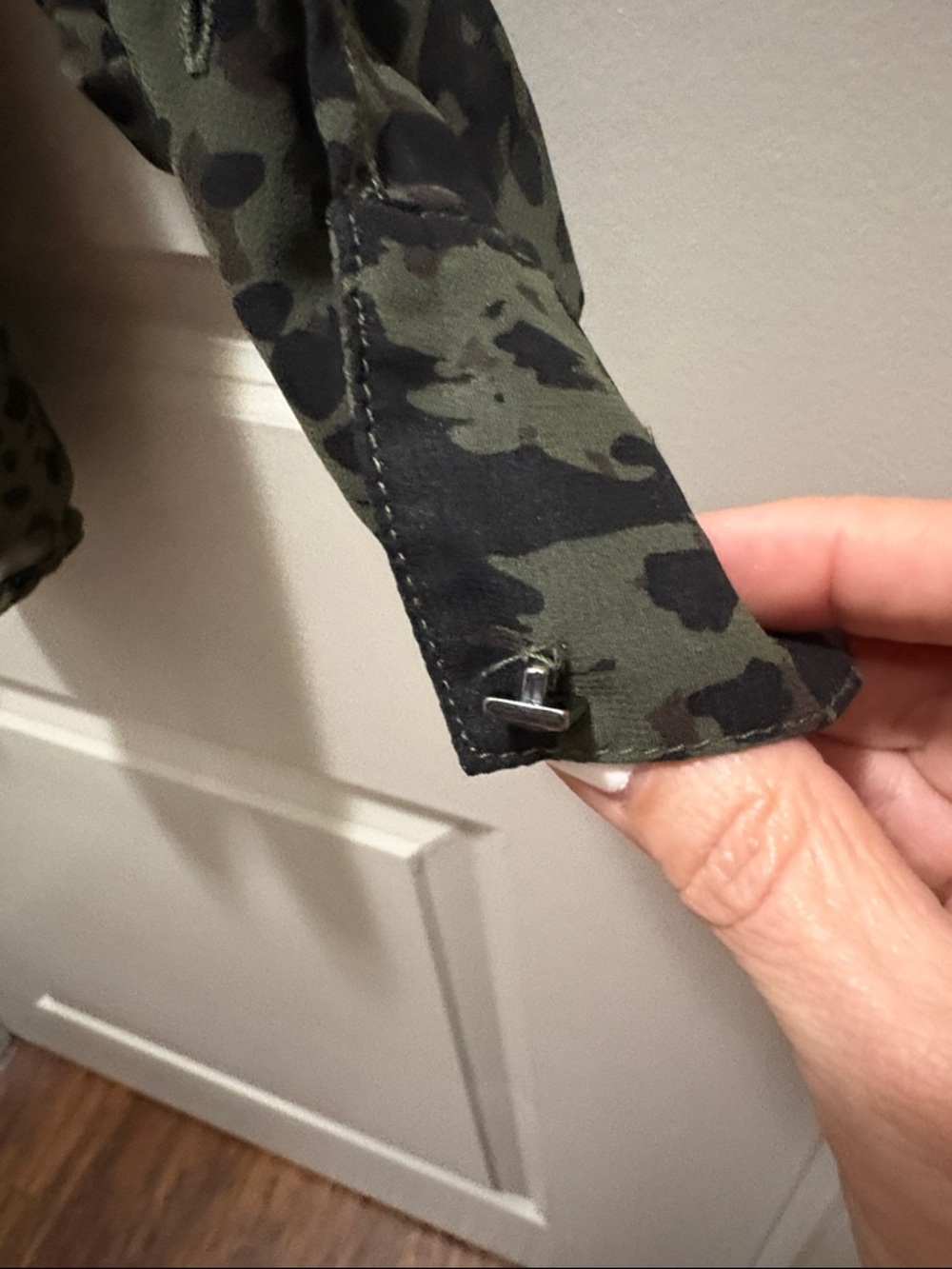 Rock & Republic Olive Green and Black Leopard Print Top - Picture 7 of 10